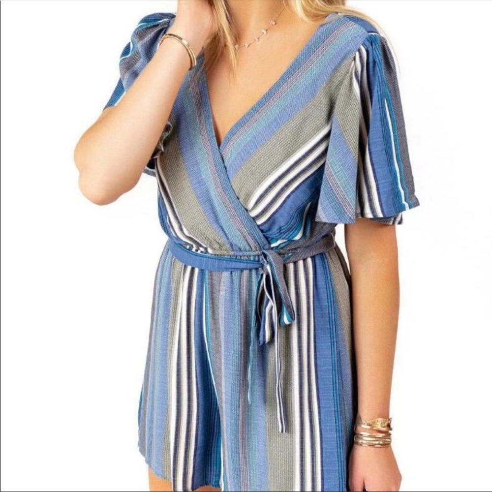 Francesca’s NWT Tie Waist Romper